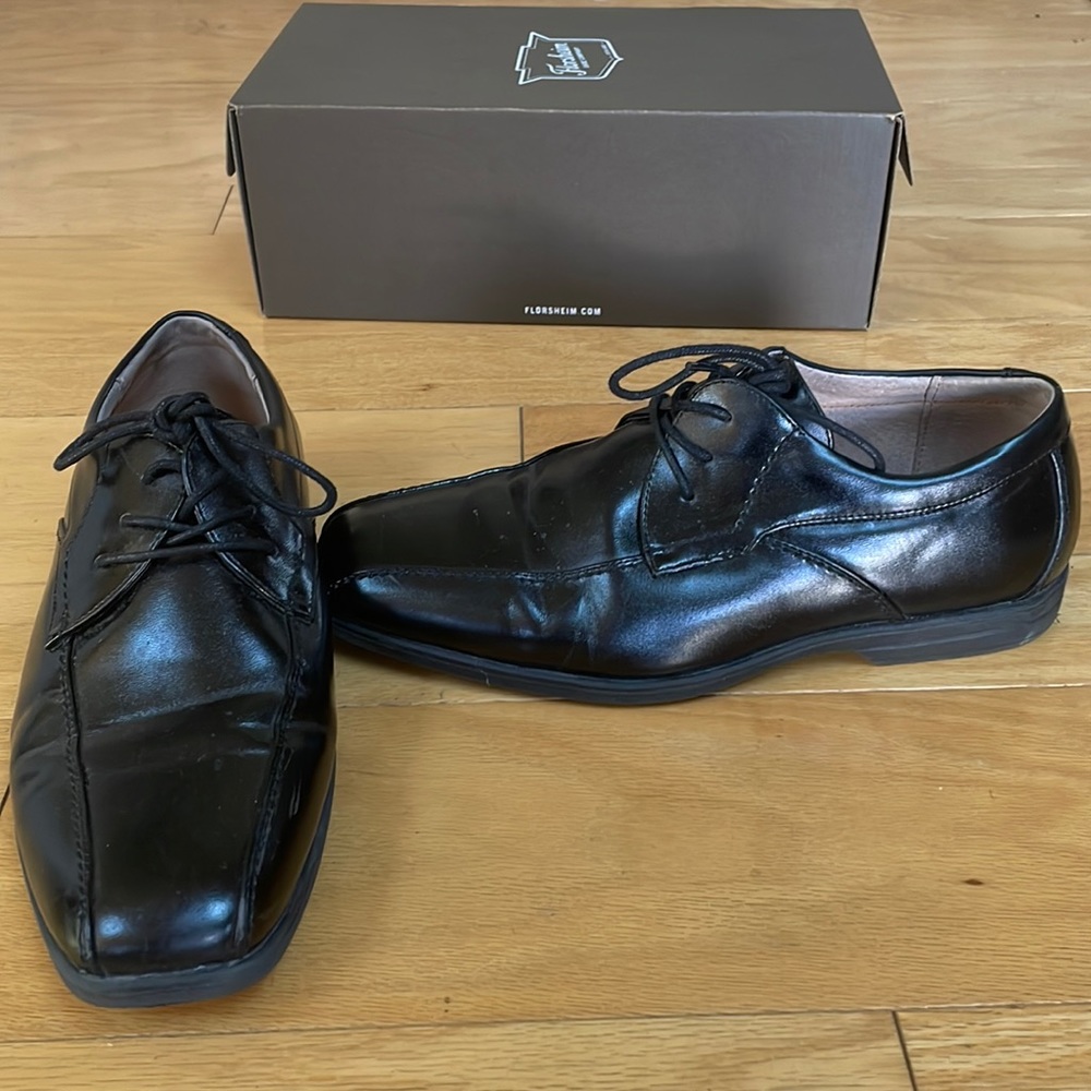 Florsheim black dress shoes, men’s/boys size 7, worn once
